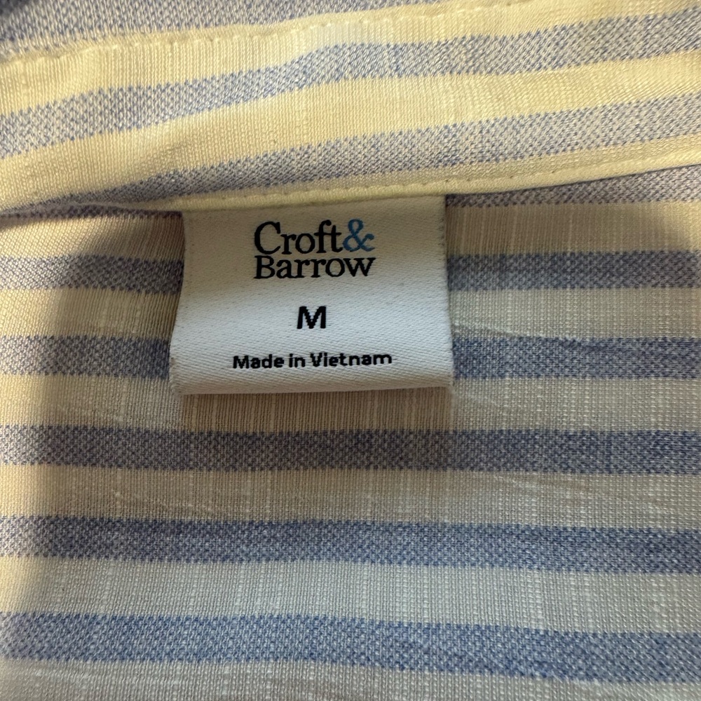 Croft & Barrow Light Blue and White Striped Button Down Shirt With Cap Sleeves - Picture 2 of 5